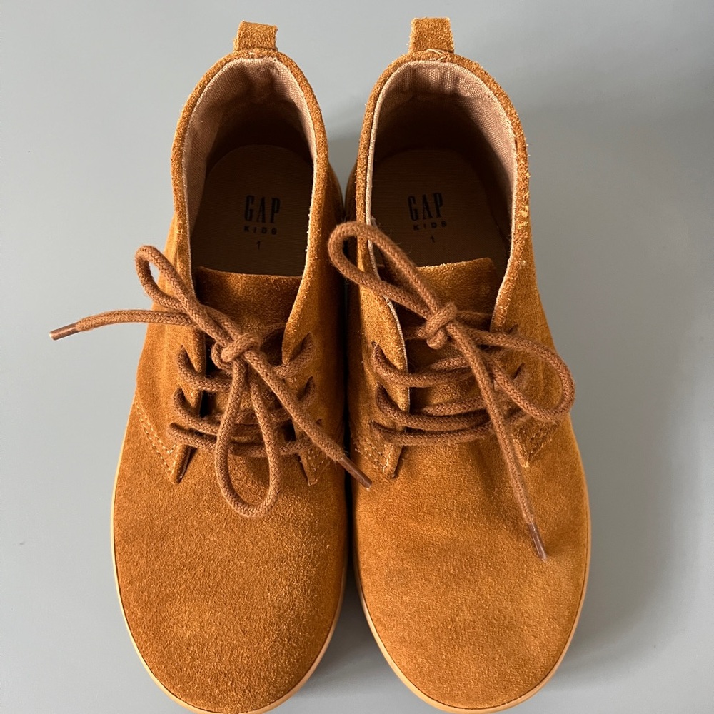GAP Tan and Brown Suede Boots with Lacing and Padded Collar